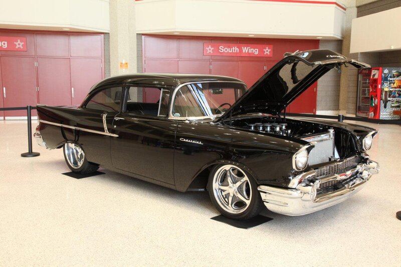 Black Classic Car — Showcase, Photograph, Hood