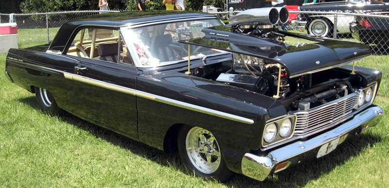 Black Classic Car — Showcase