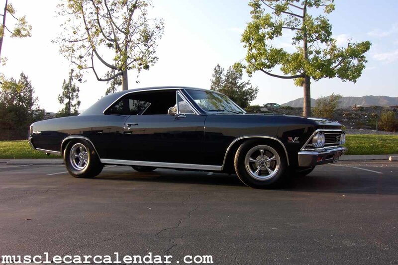 Black Classic Muscle Car — Calm