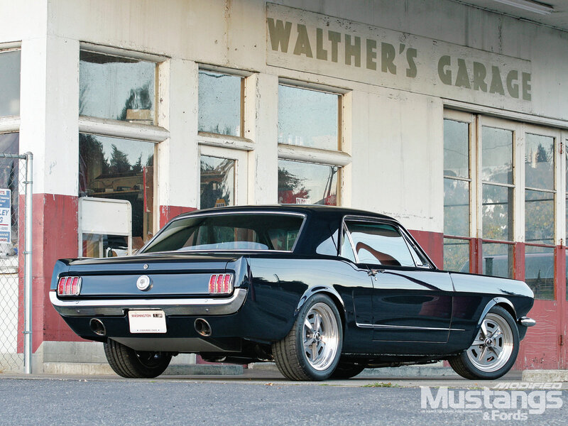 Black Classic Mustang — Retro