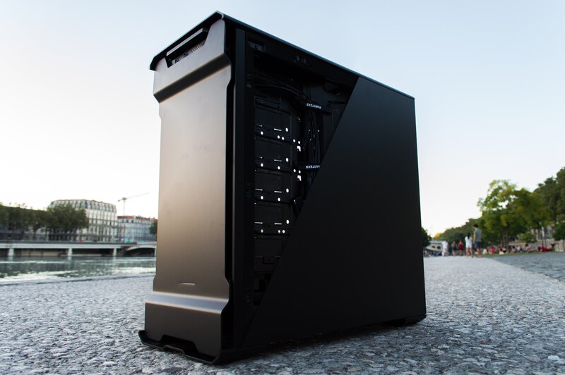 Black Computer Case — Serene