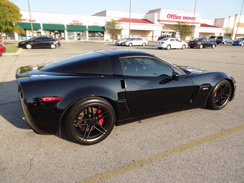 Black Corvette C6 Zr1 — Calm