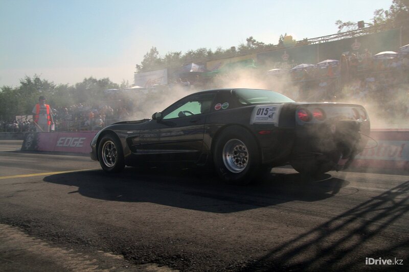 Black Corvette Drag Racing
