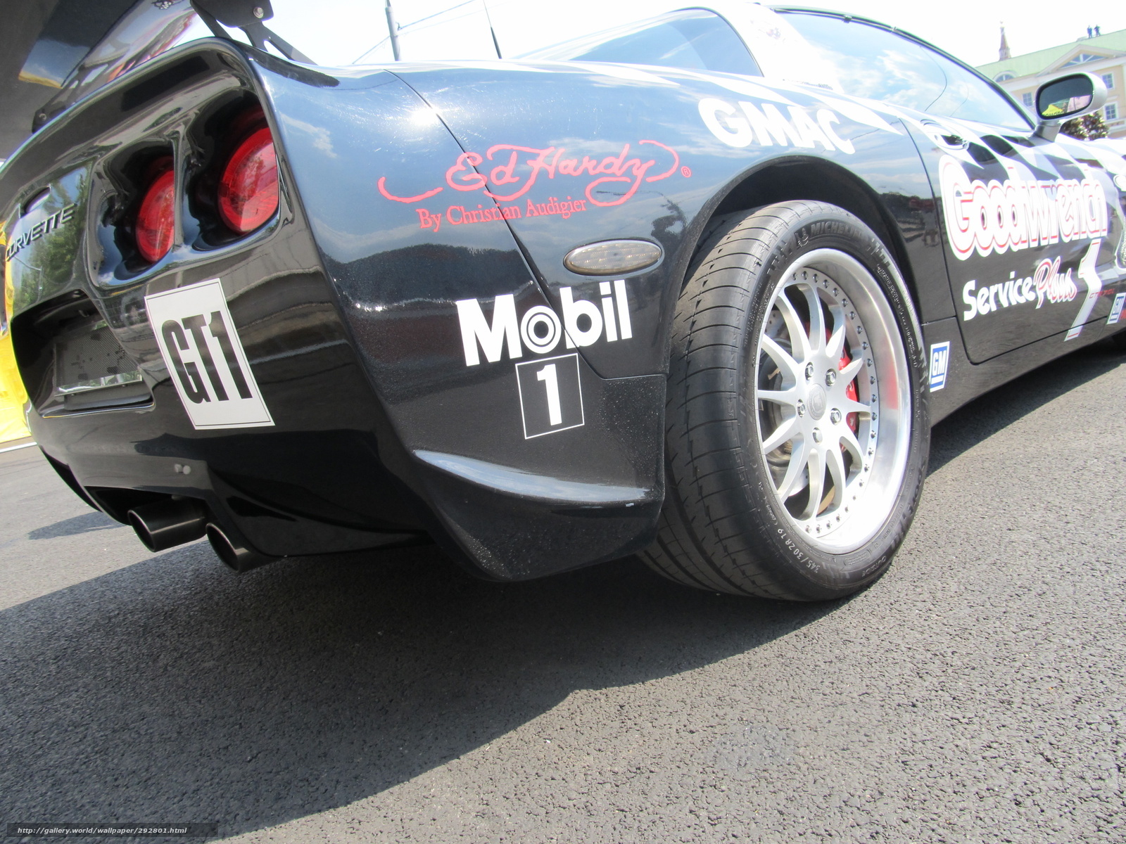 black corvette race car