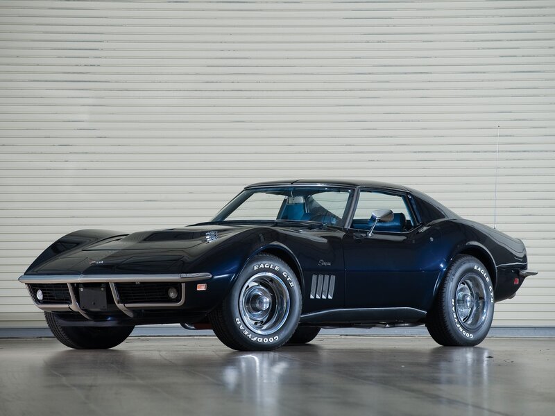 Black Corvette Stingray