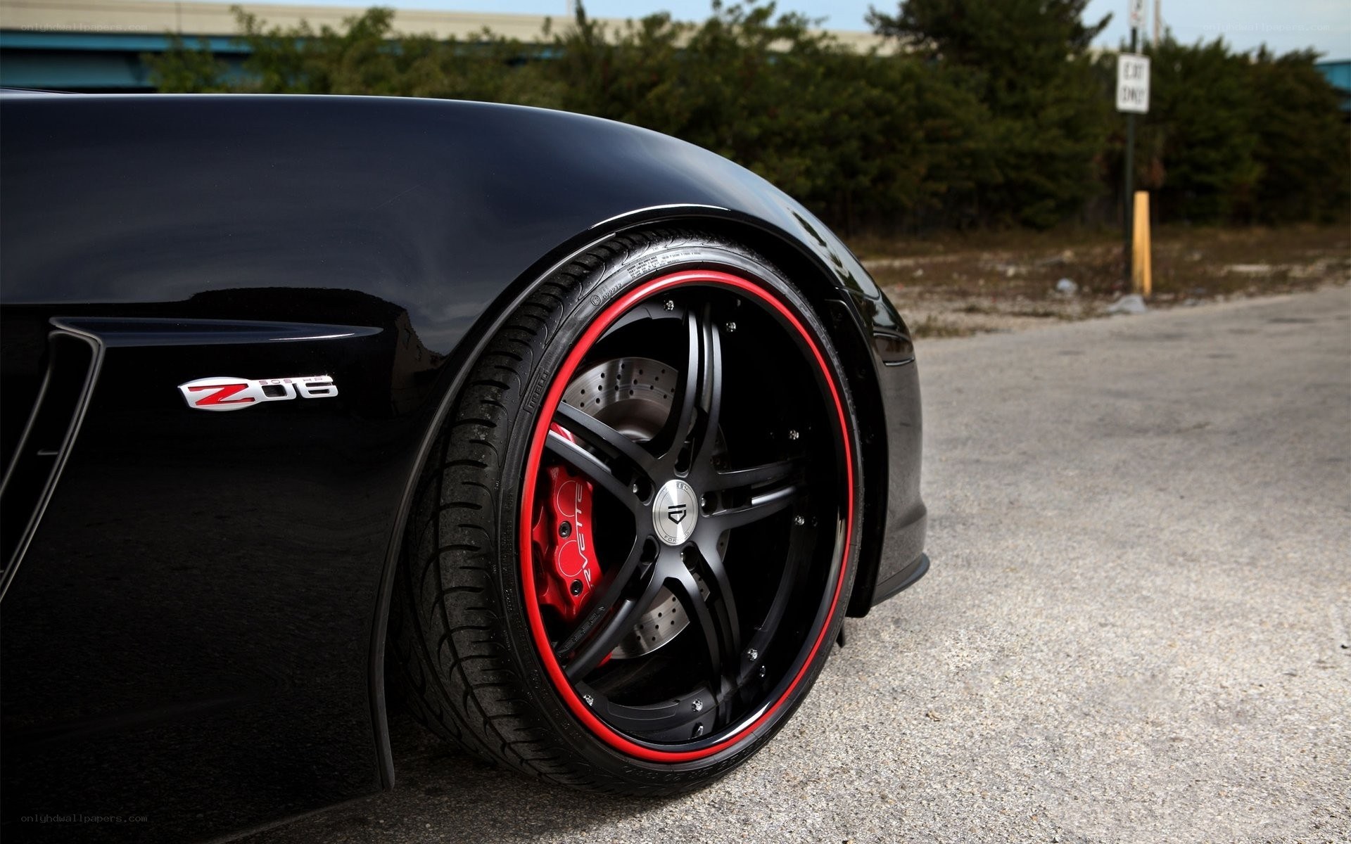 Black Corvette Z06 wheel