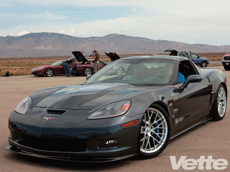 Black Corvette Zr1 — Gray