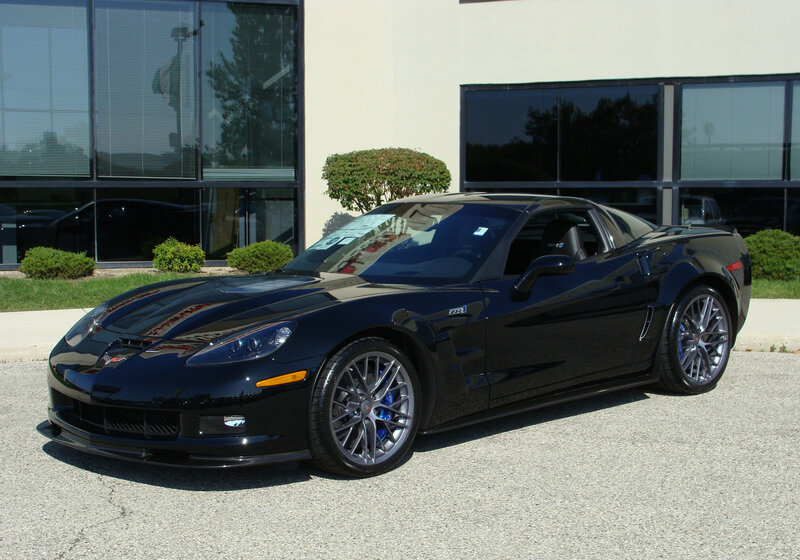 Black Corvette Zr1 — Neutral