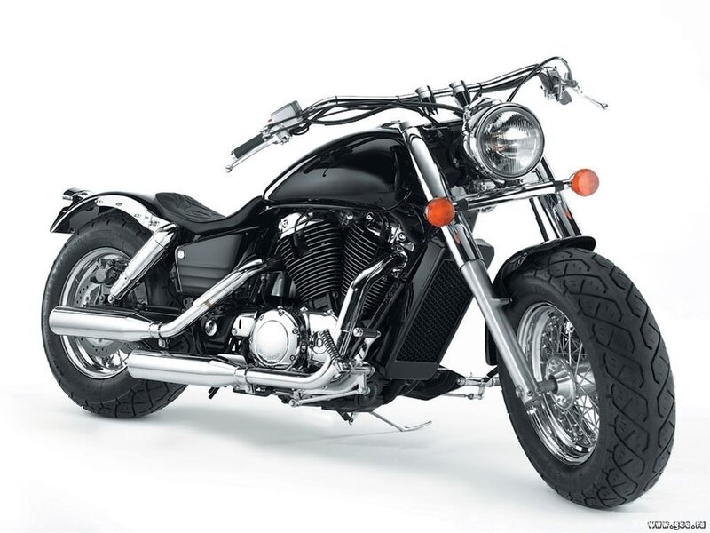 black cruiser motorcycle