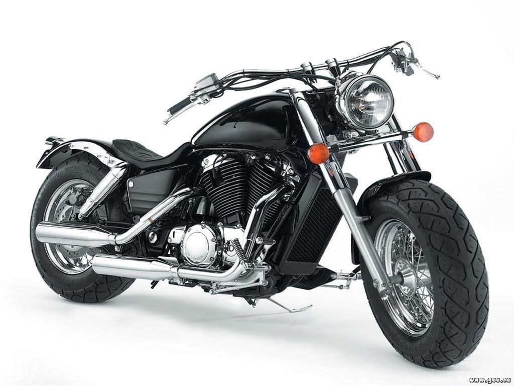black cruiser motorcycle