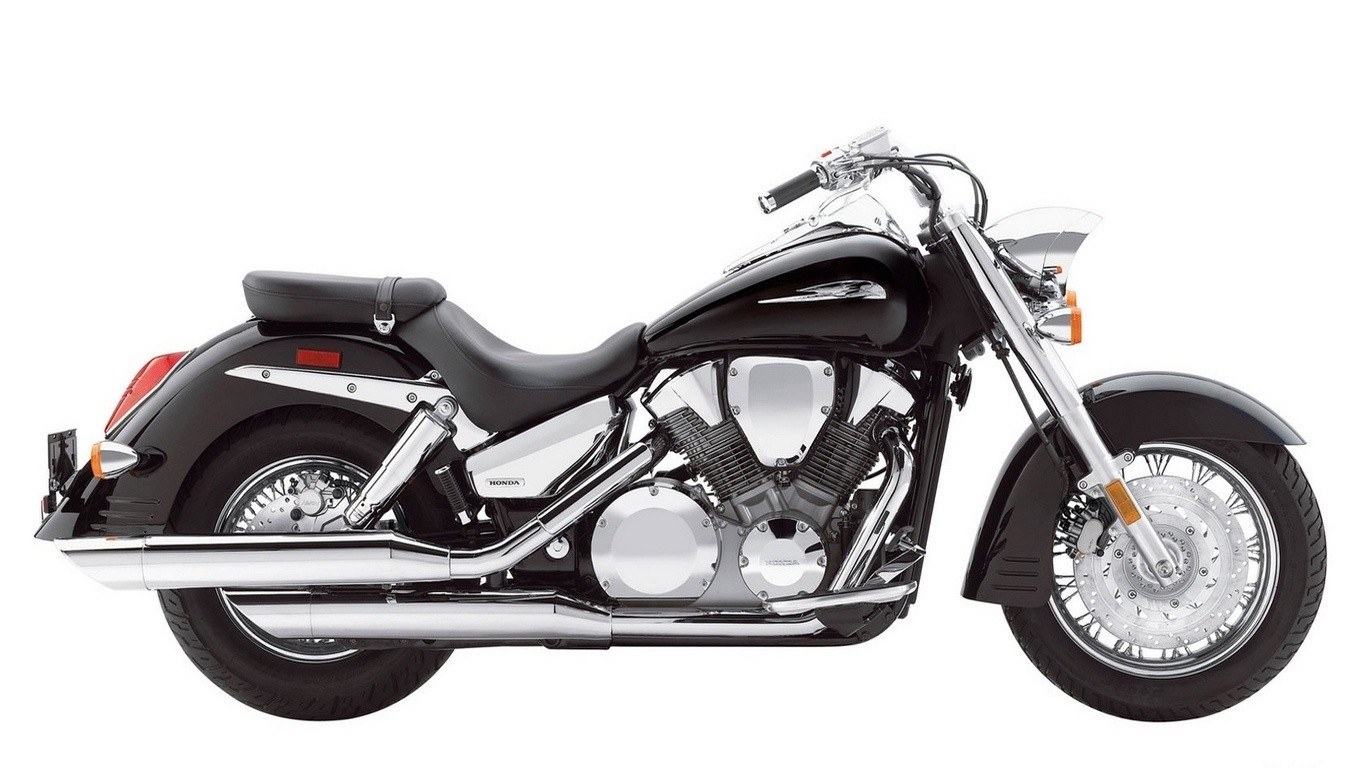 black cruiser motorcycle
