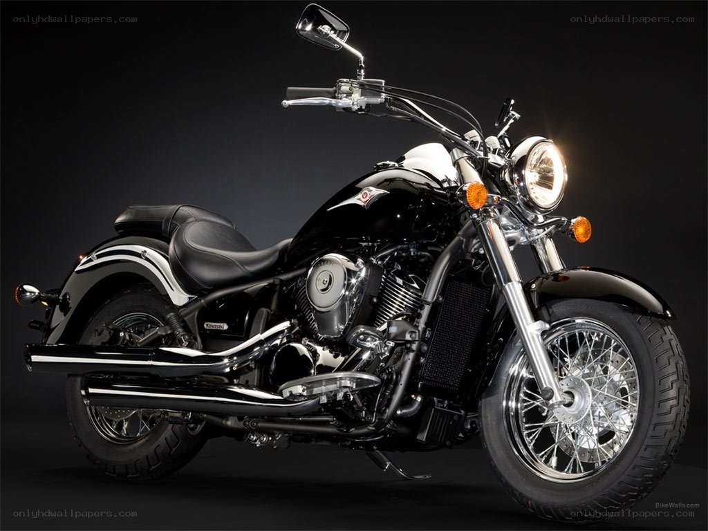 black cruiser motorcycle