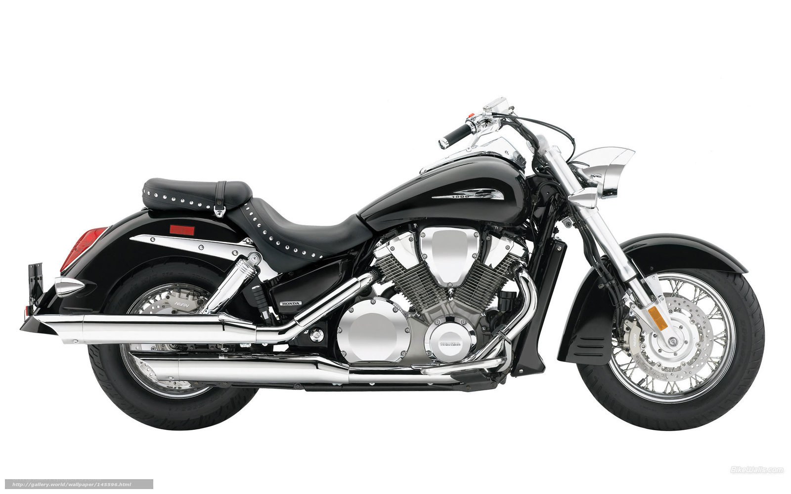 black cruiser motorcycle