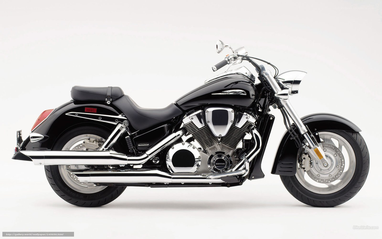 black cruiser motorcycle