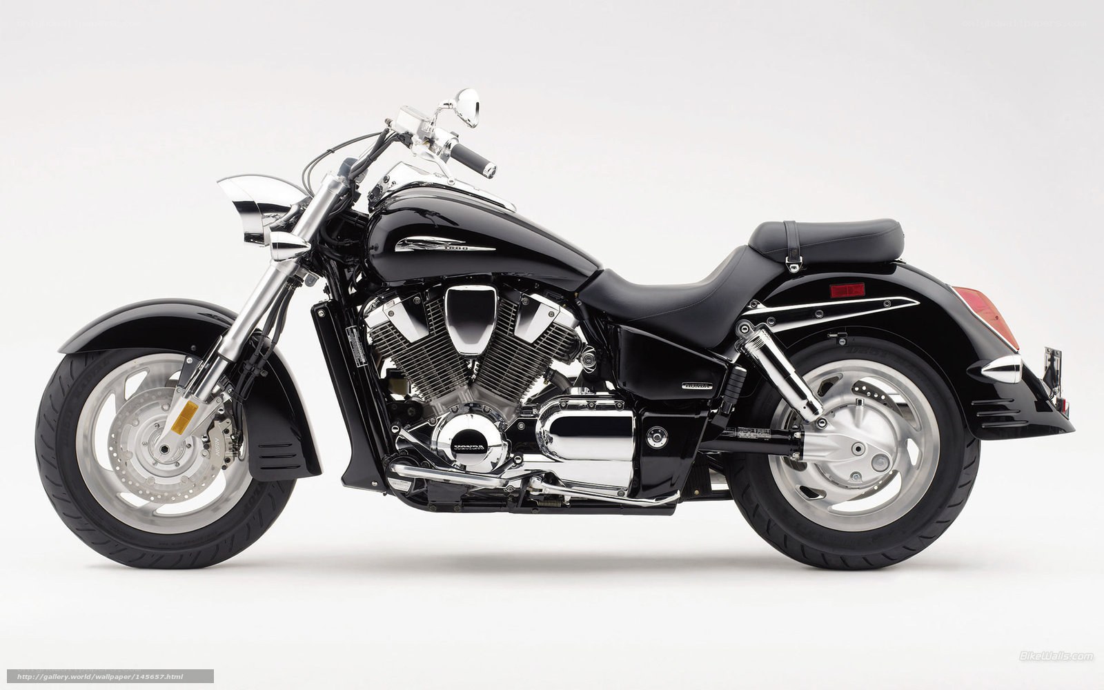 black cruiser motorcycle