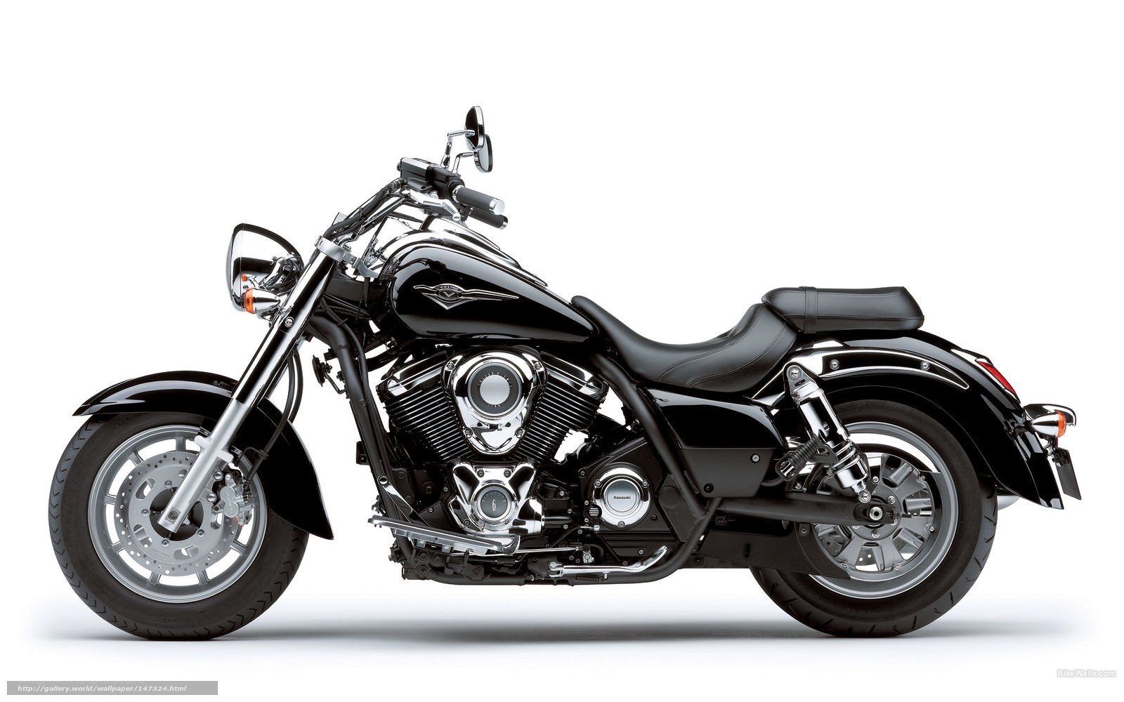 black cruiser motorcycle