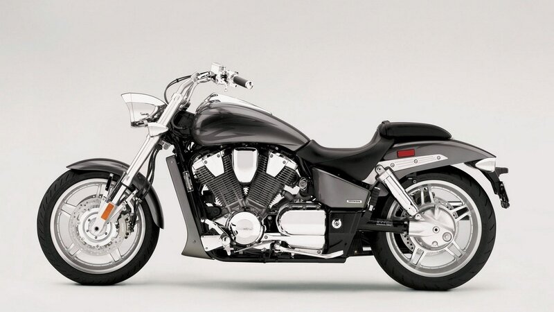 Black Cruiser Motorcycle — Neutral, Photograph, Engine, Seat, Wheels, Silver