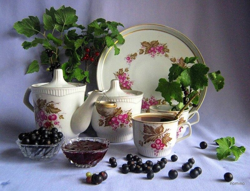 Black Currant Tea Set