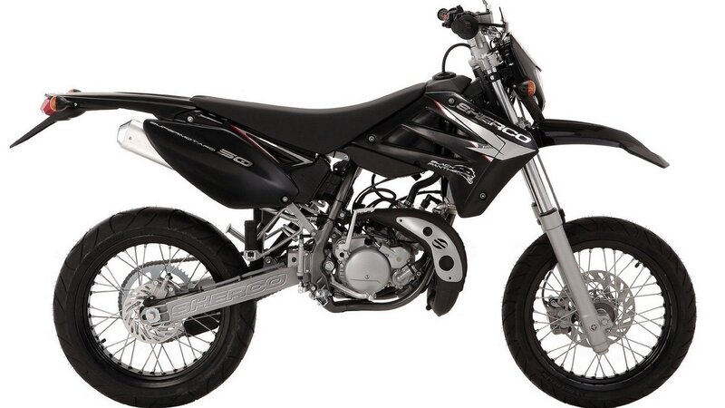 black dirt bike motorcycle