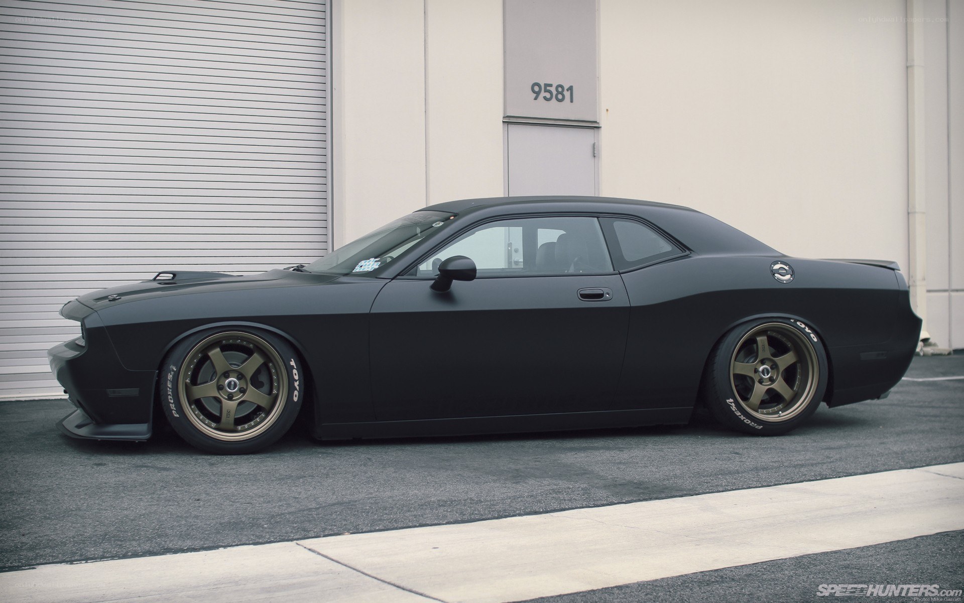 black dodge challenger coupe