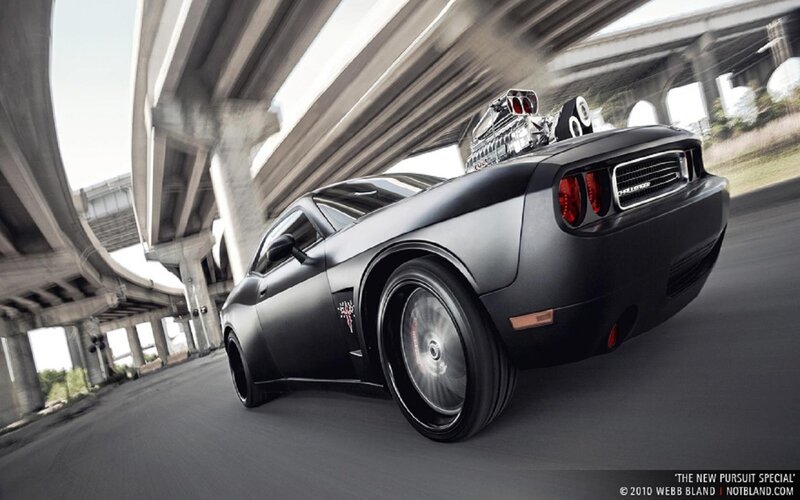 Black Dodge Challenger — Dynamic