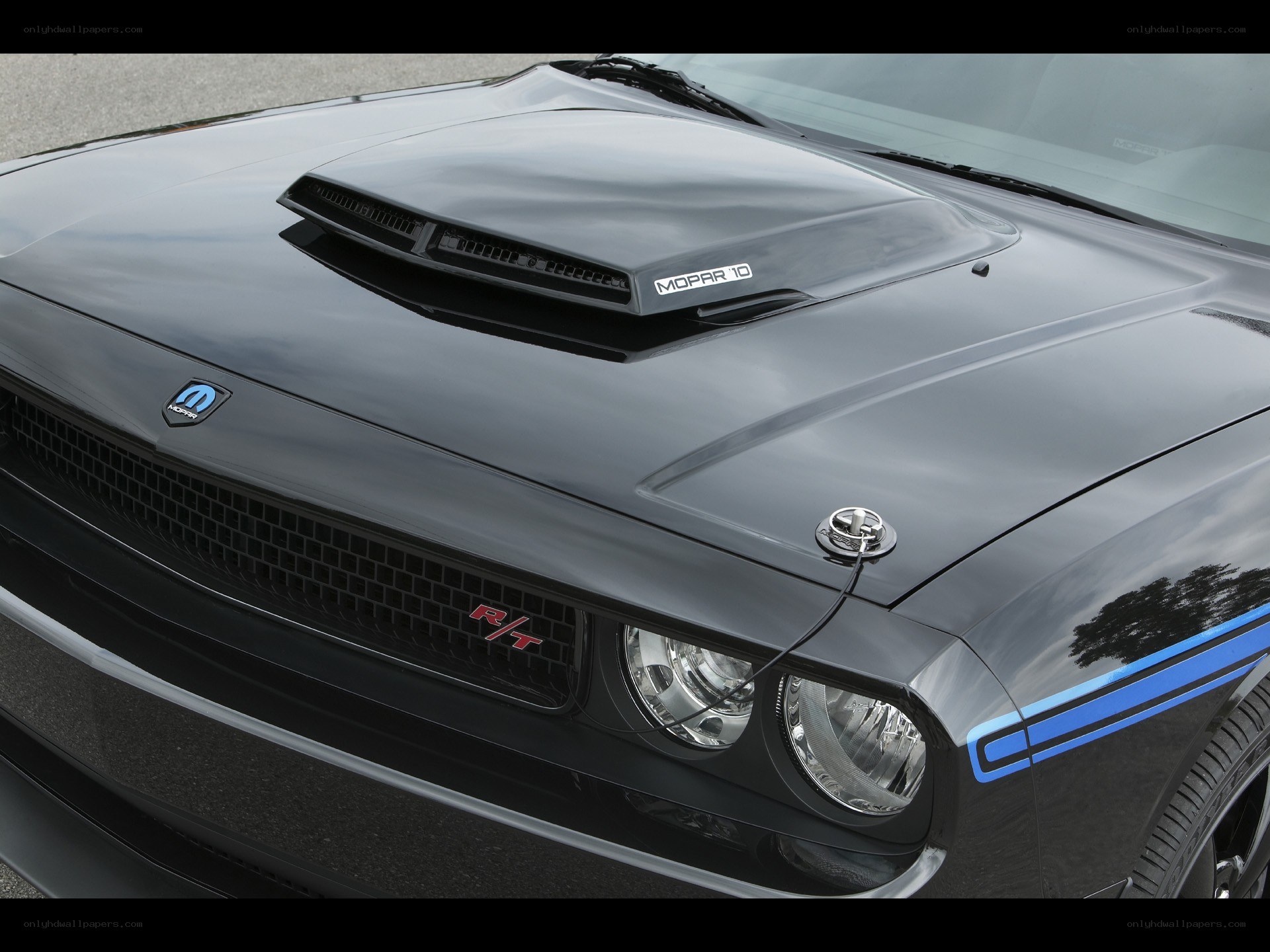 Black Dodge Challenger R/T