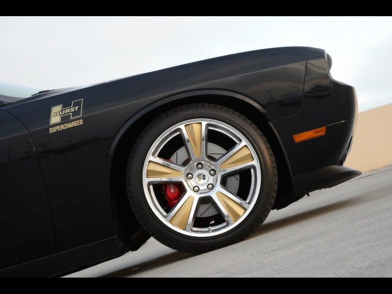black dodge challenger wheel