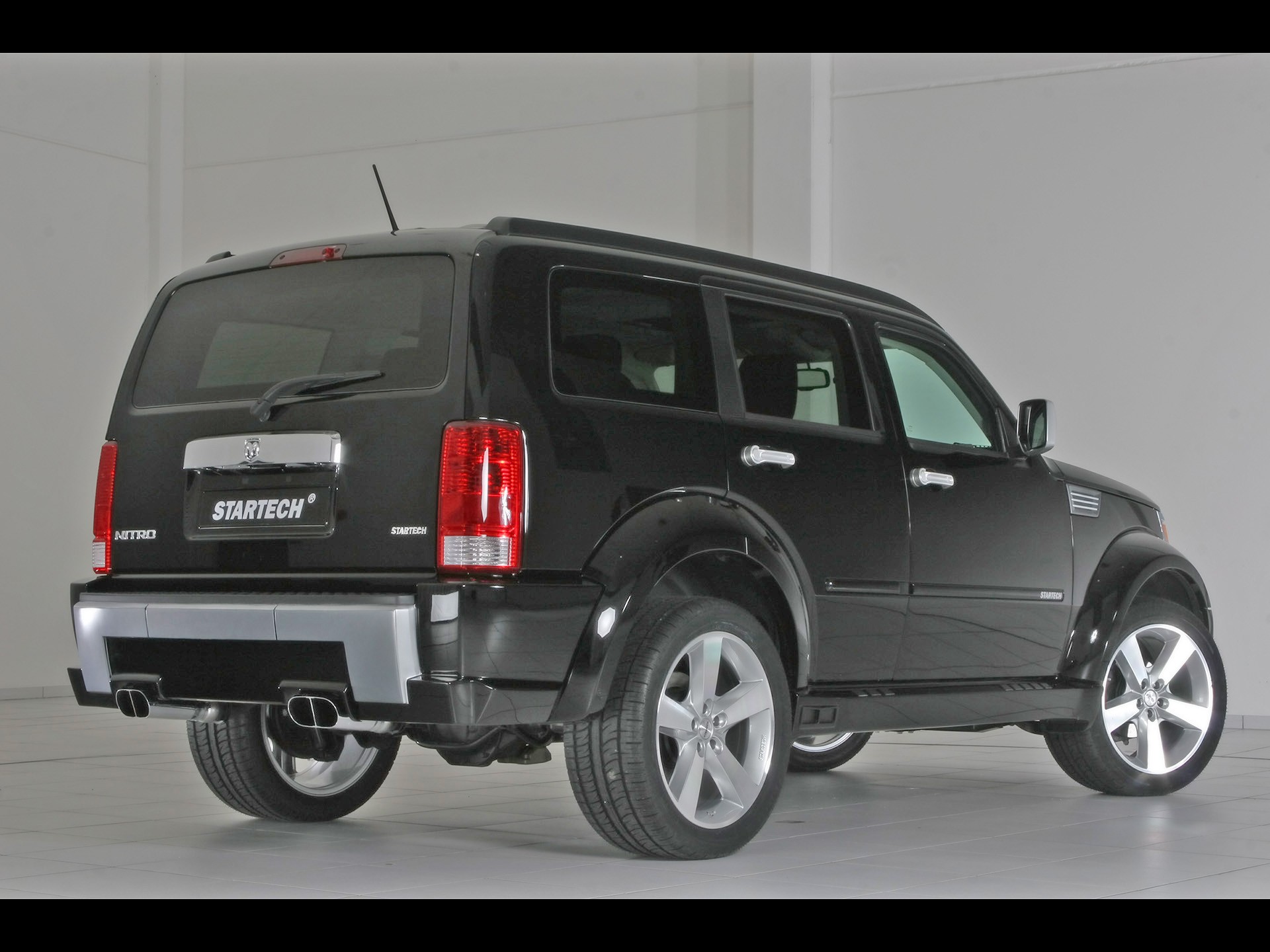 black dodge nitro suv