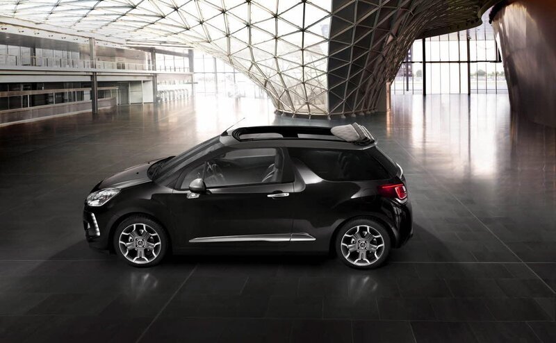 Black DS 3 Cabriolet in modern hall