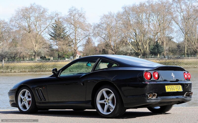 Black Ferrari 550 Maranello
