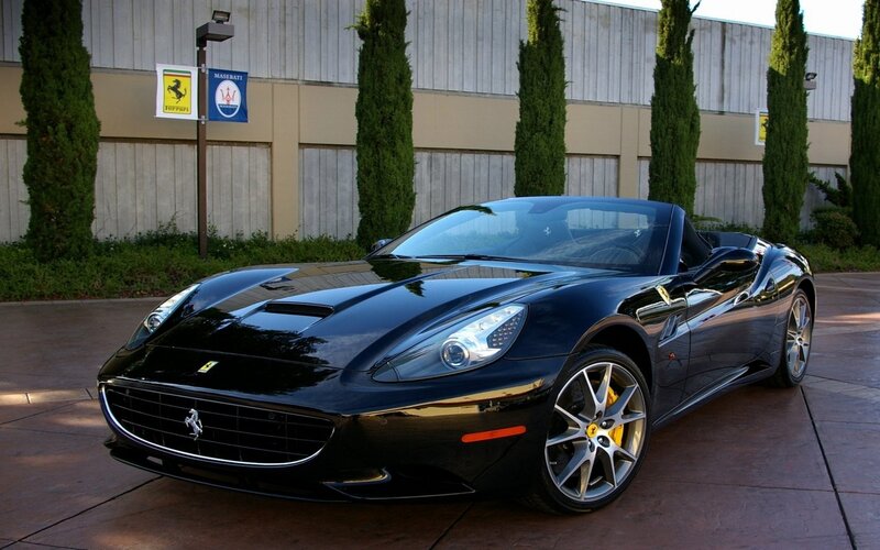 Black Ferrari Cabriolet — Calm