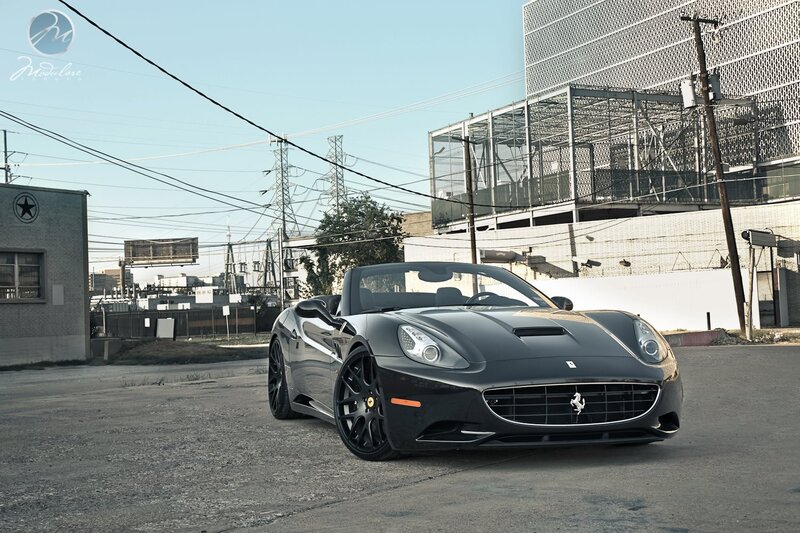 Black Ferrari California — Gray