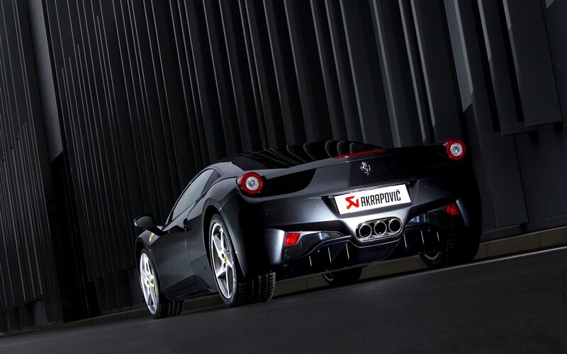 Black Ferrari with Akrapovič exhaust