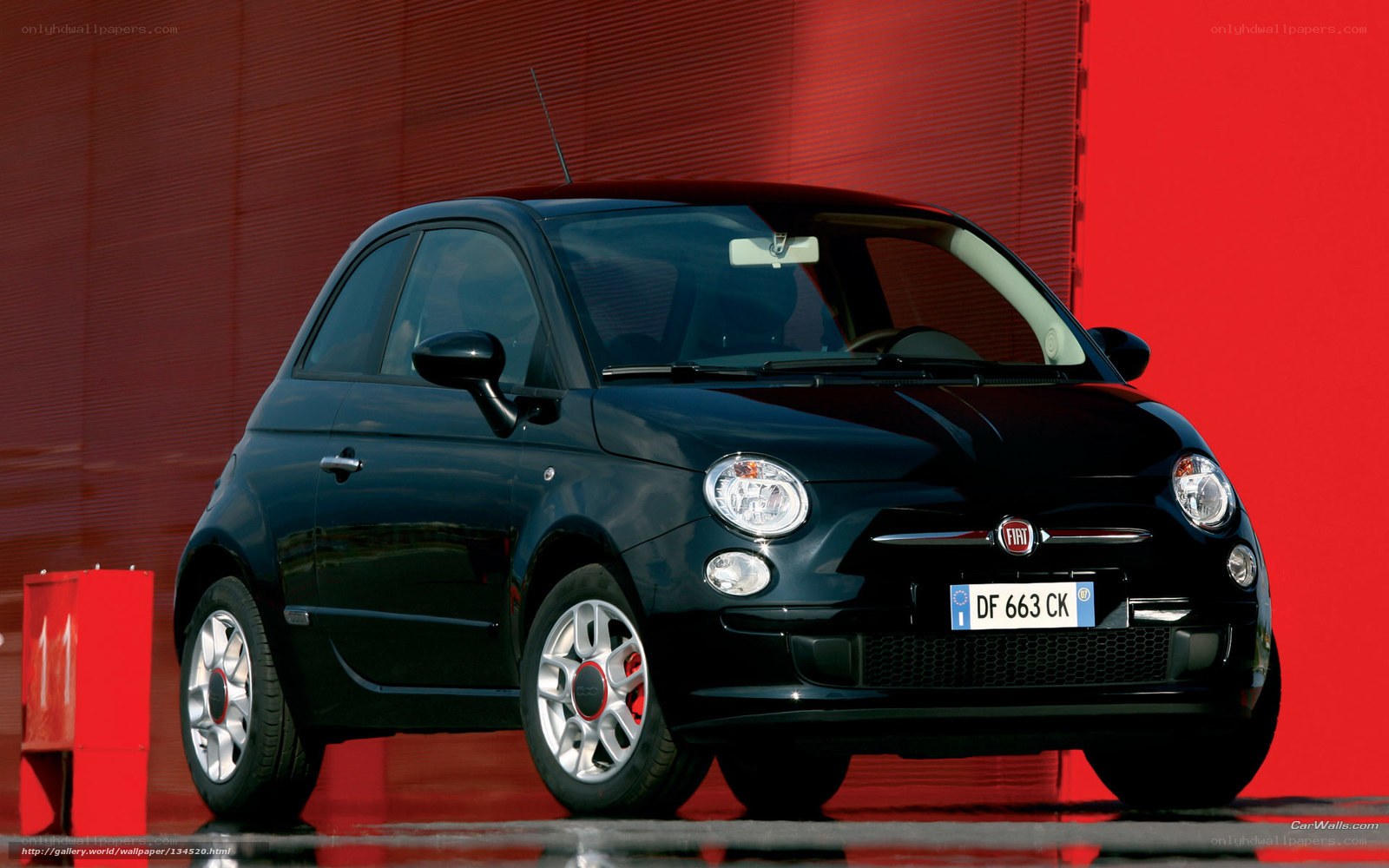 Black Fiat 500 car