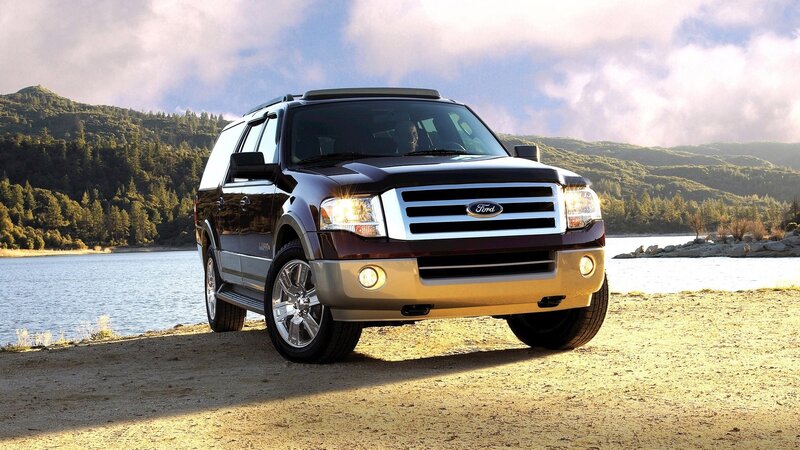 Black Ford Expedition — Serene