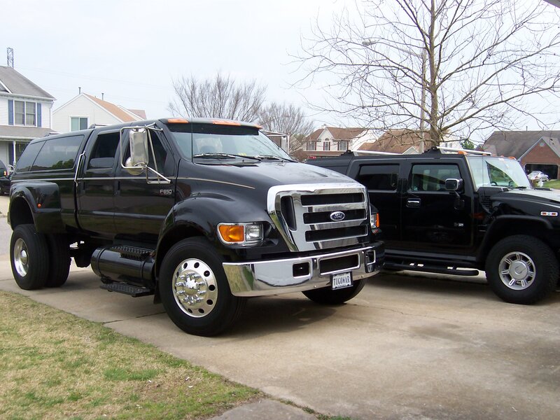 Black Ford F-650 Truck — Calm