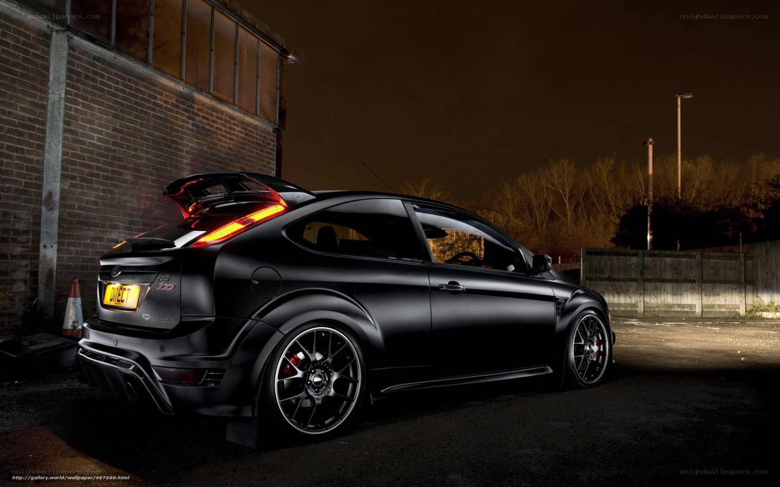 black ford focus rs at night