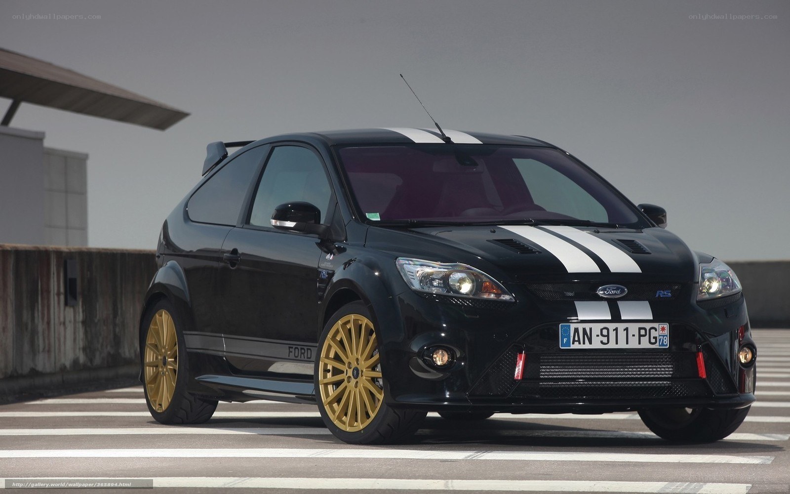 black ford focus rs car