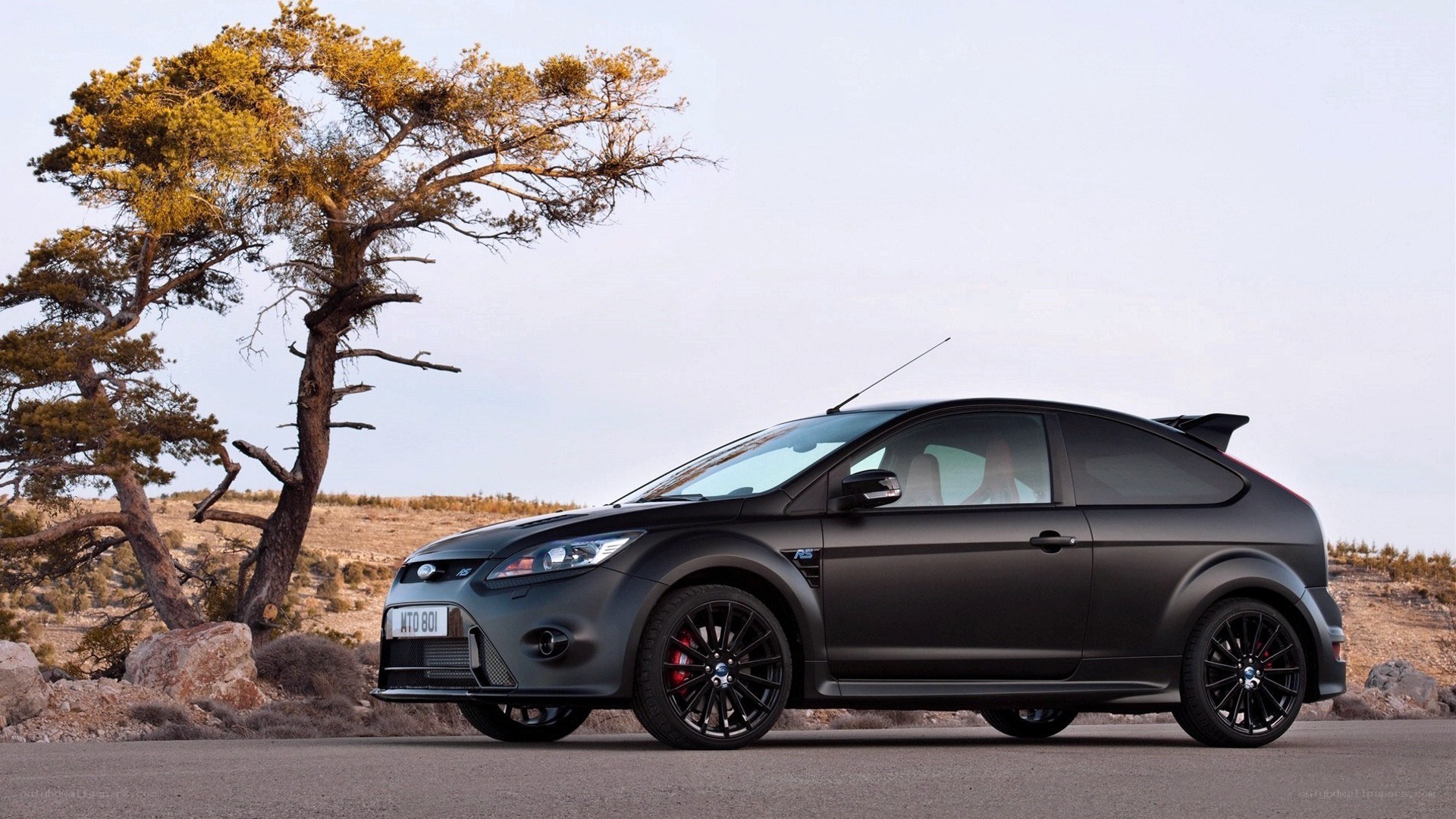 black ford focus rs car