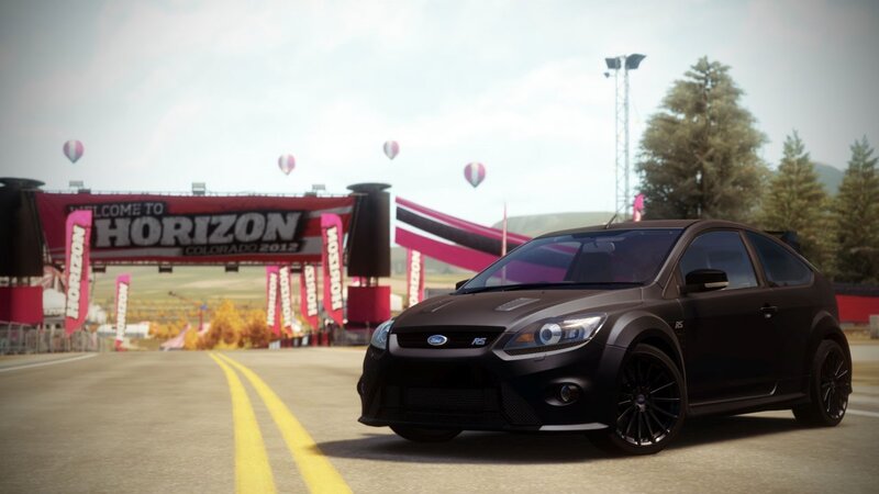 Black Ford Focus Rs — Competitive
