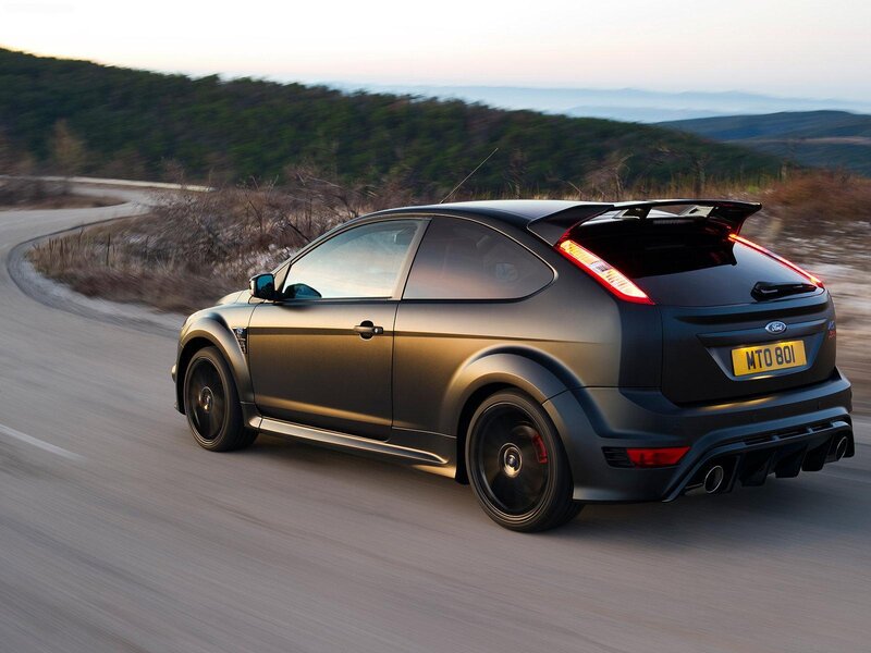 black ford focus rs driving