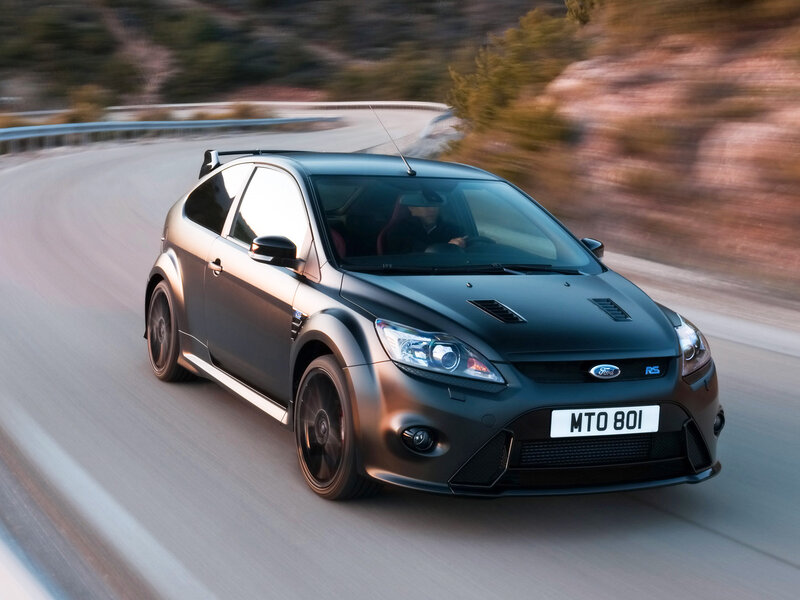 Black Ford Focus RS — Dynamic
