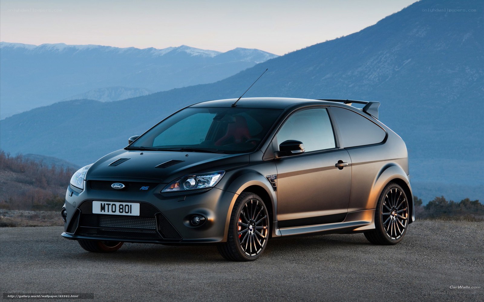 Black Ford Focus RS on mountain road