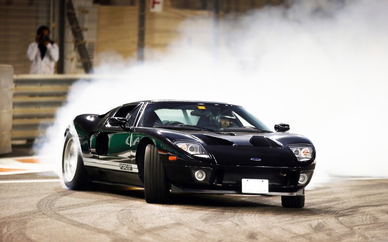 Black Ford GT drifting