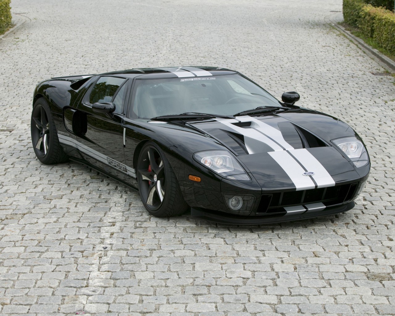 Black Ford GT with white stripes