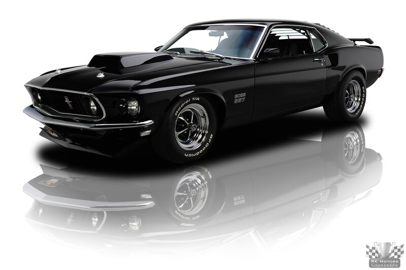 Black Ford Mustang Boss 302