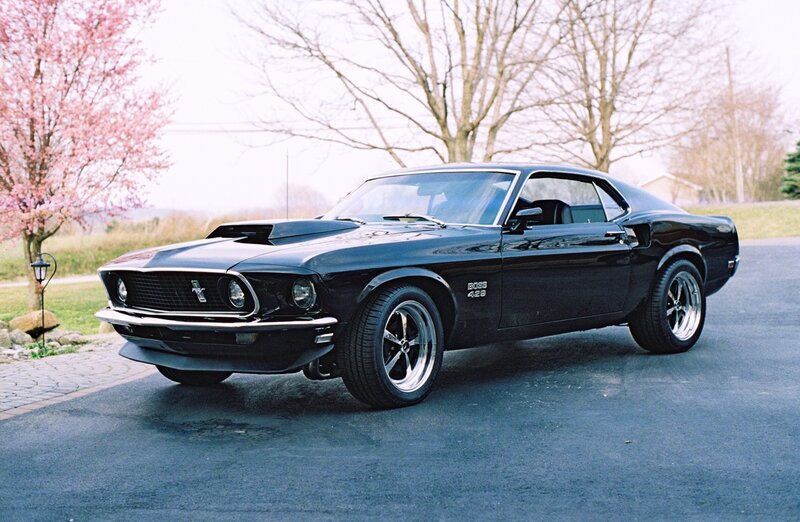 Black Ford Mustang Boss 429