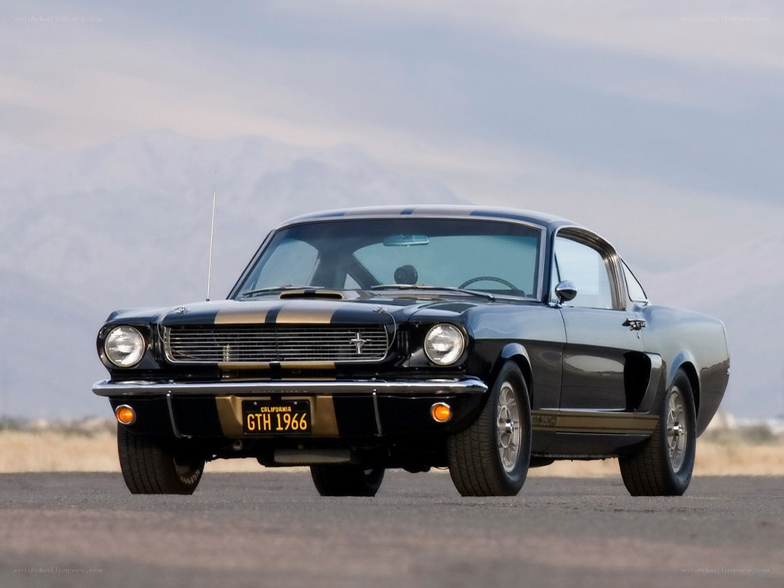 Black Ford Mustang GT