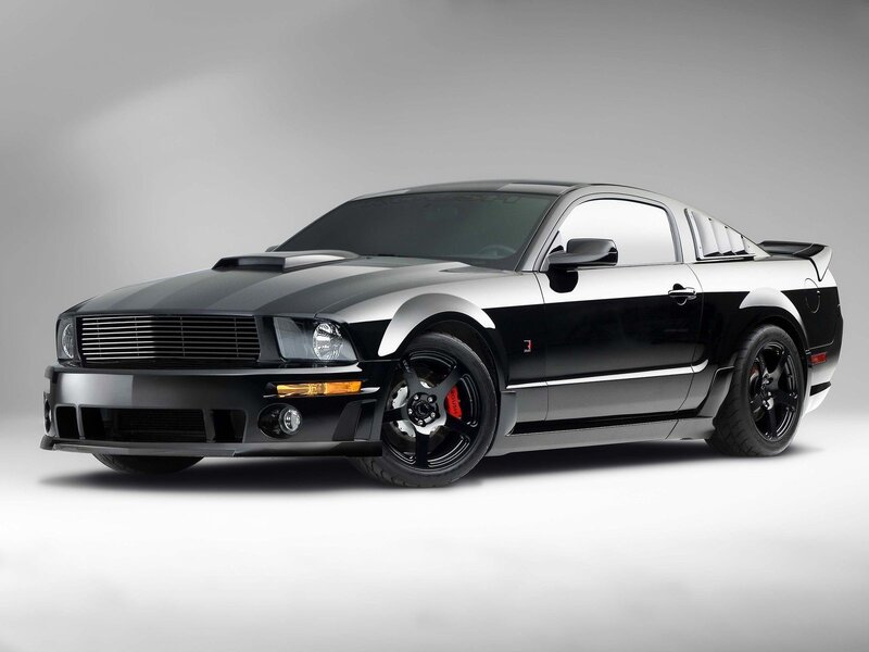 Black Ford Mustang GT