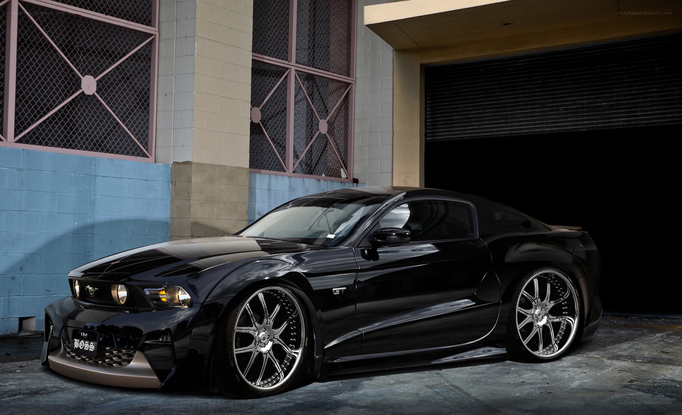 Black Ford Mustang GT